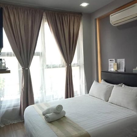 Sunset Villa Inn Pantai Cenang  Bagian luar foto